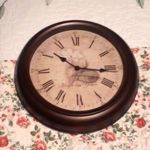 Wall Clock with Floral Pattern, Easy to See.